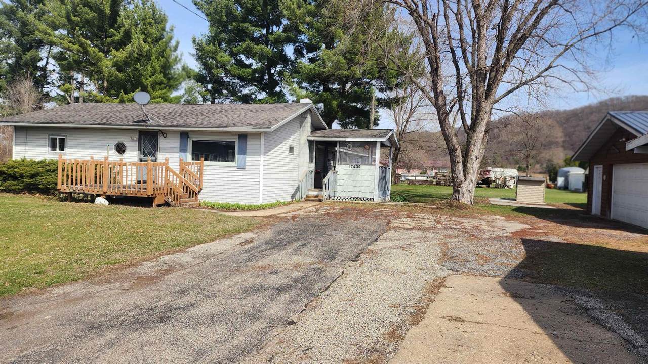 17432 Oakes Road - Photo 1