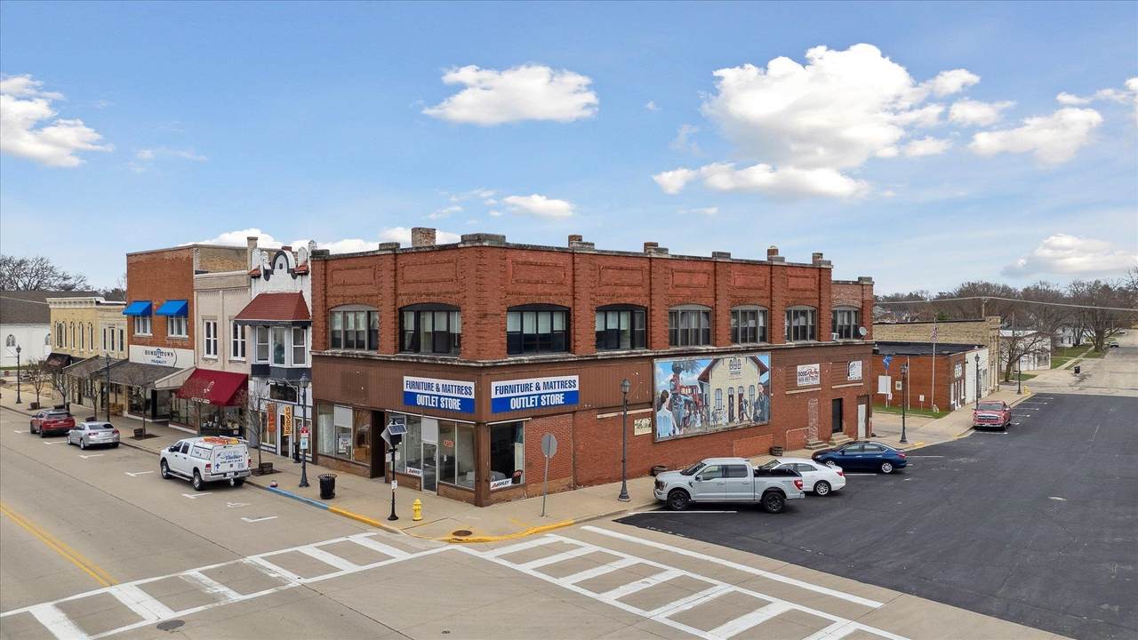 1040 1st Center Avenue - Photo 1