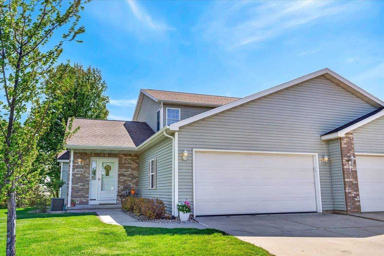 1070 Vinyard Drive - Photo 1