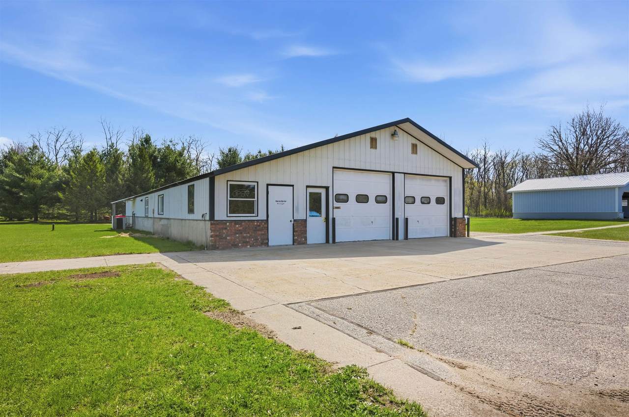 4182 State Road 23 - Photo 1