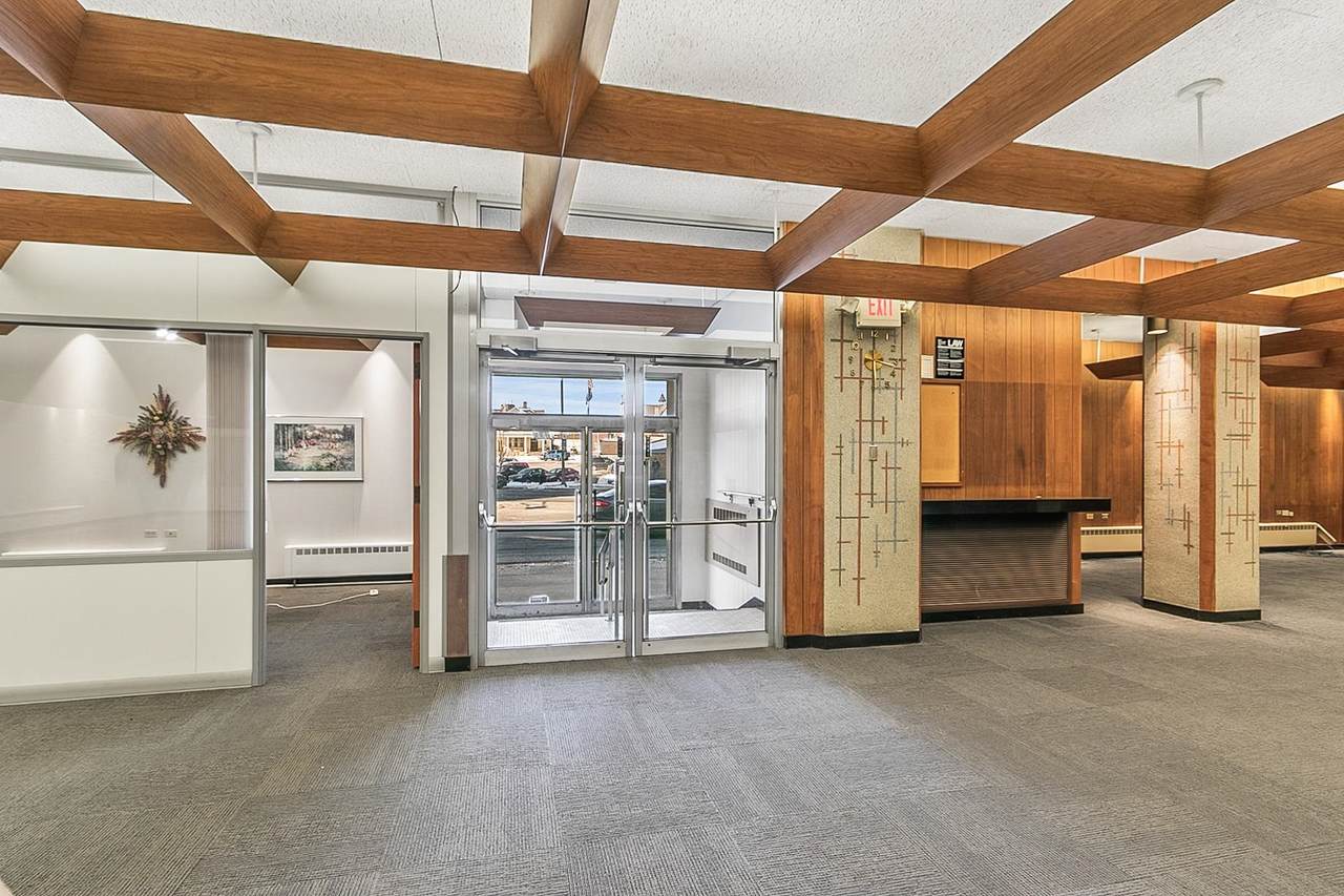 238 Wisconsin Street - Photo 1