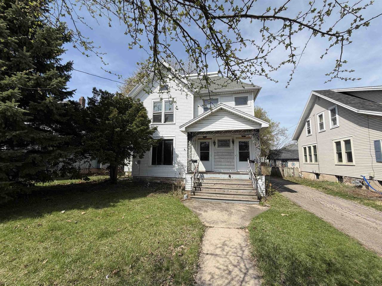60-62 Tayco Street - Photo 1