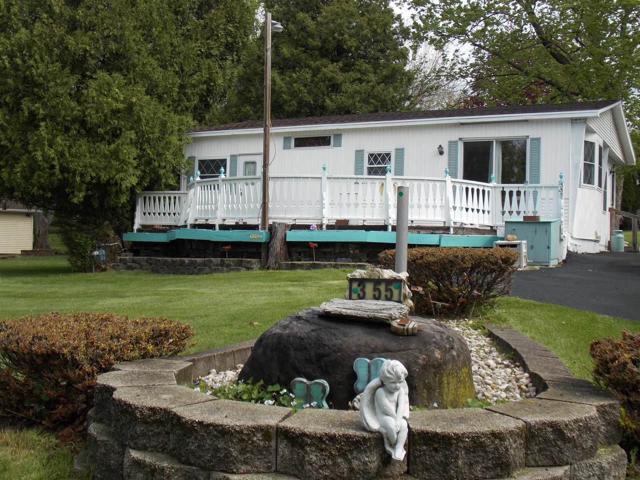 355 Skyline Drive - Photo 1