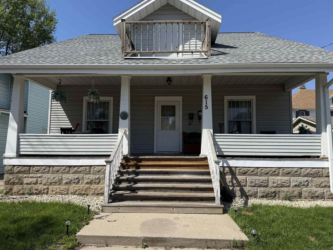 615 Centerway - Photo 1