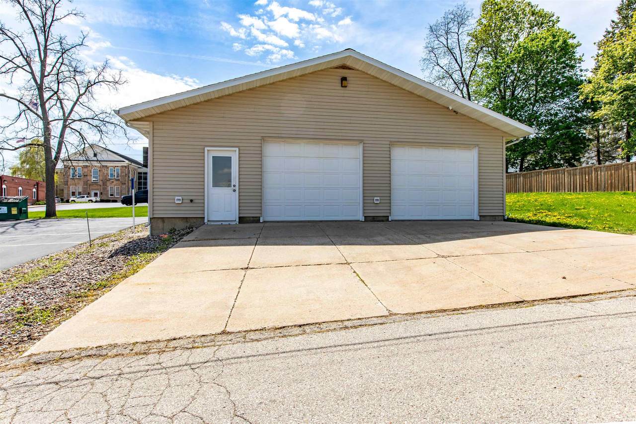 308 Montgomery Street - Photo 1