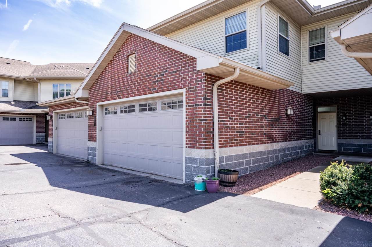 670 Lake Avenue - Photo 1
