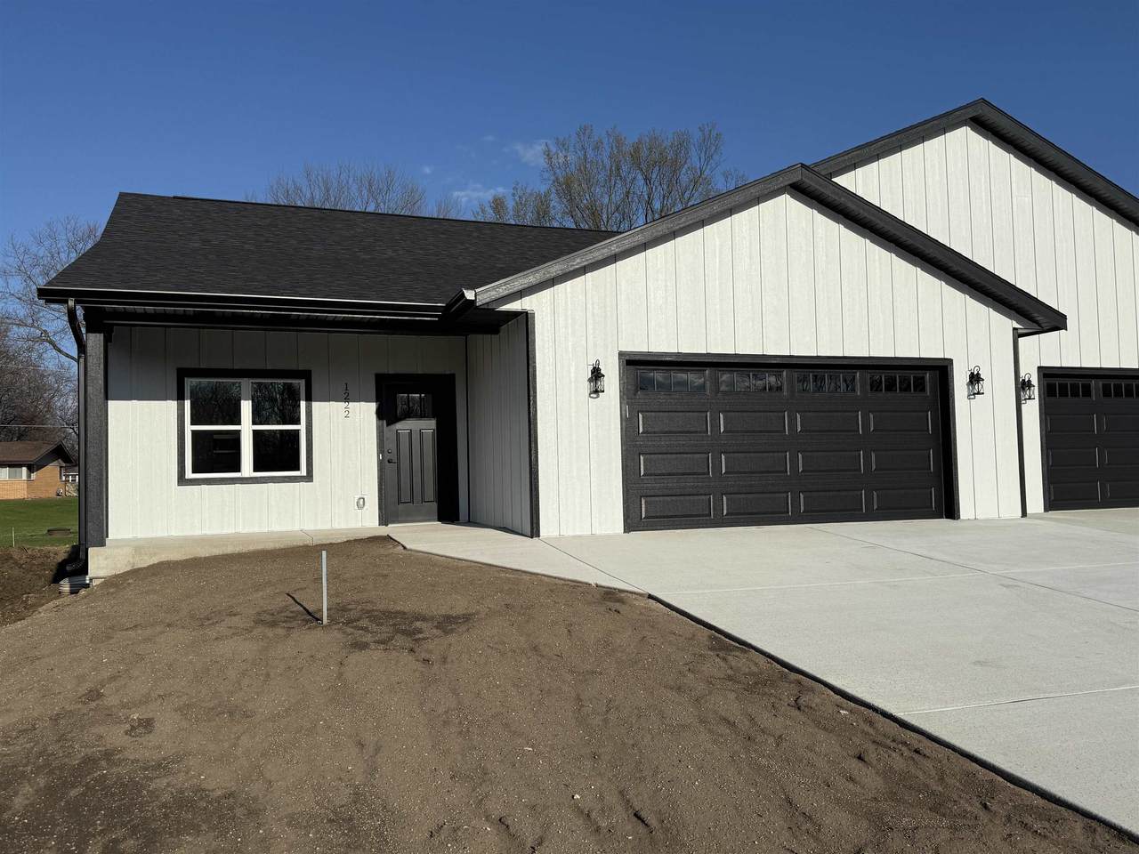 1222 Prairie Avenue - Photo 1