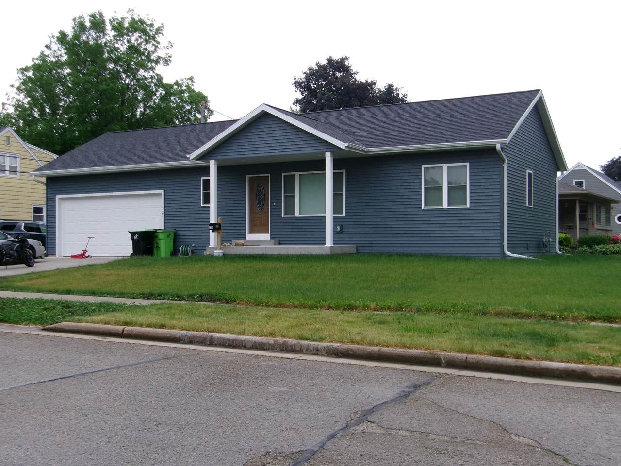 723 Brown St Street - Photo 1