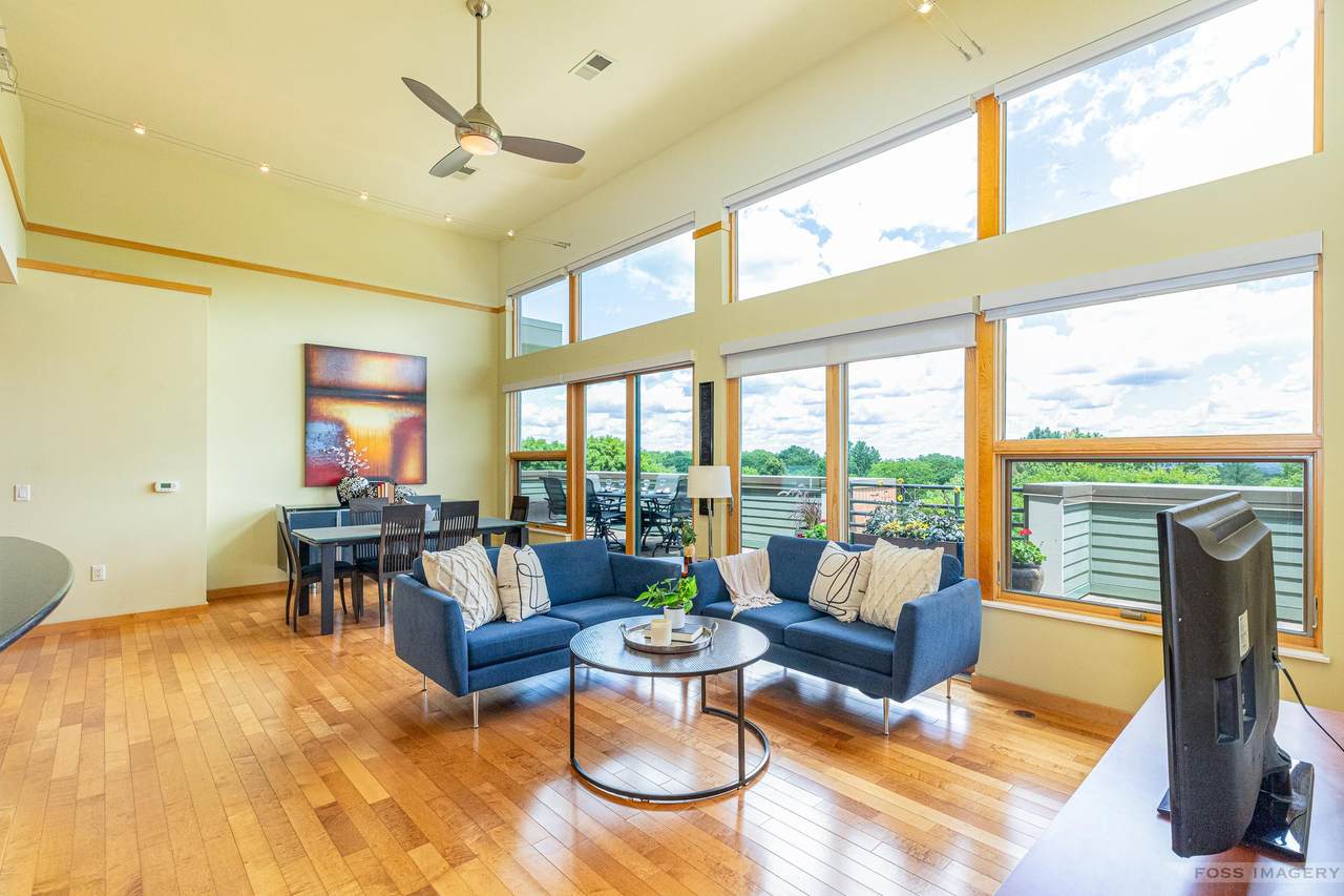 555 Midvale Boulevard - Photo 1