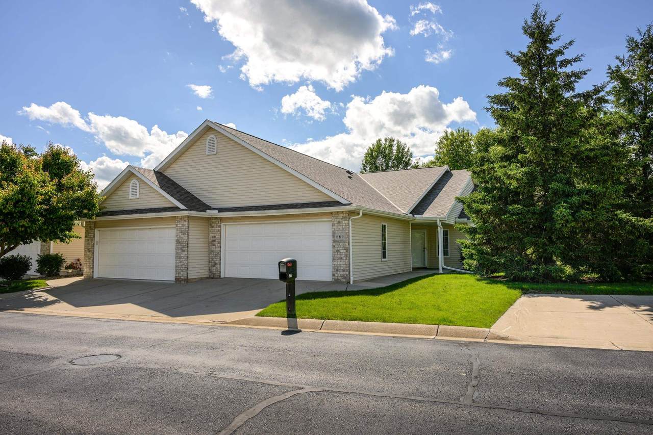 669 Springbrook Circle - Photo 1