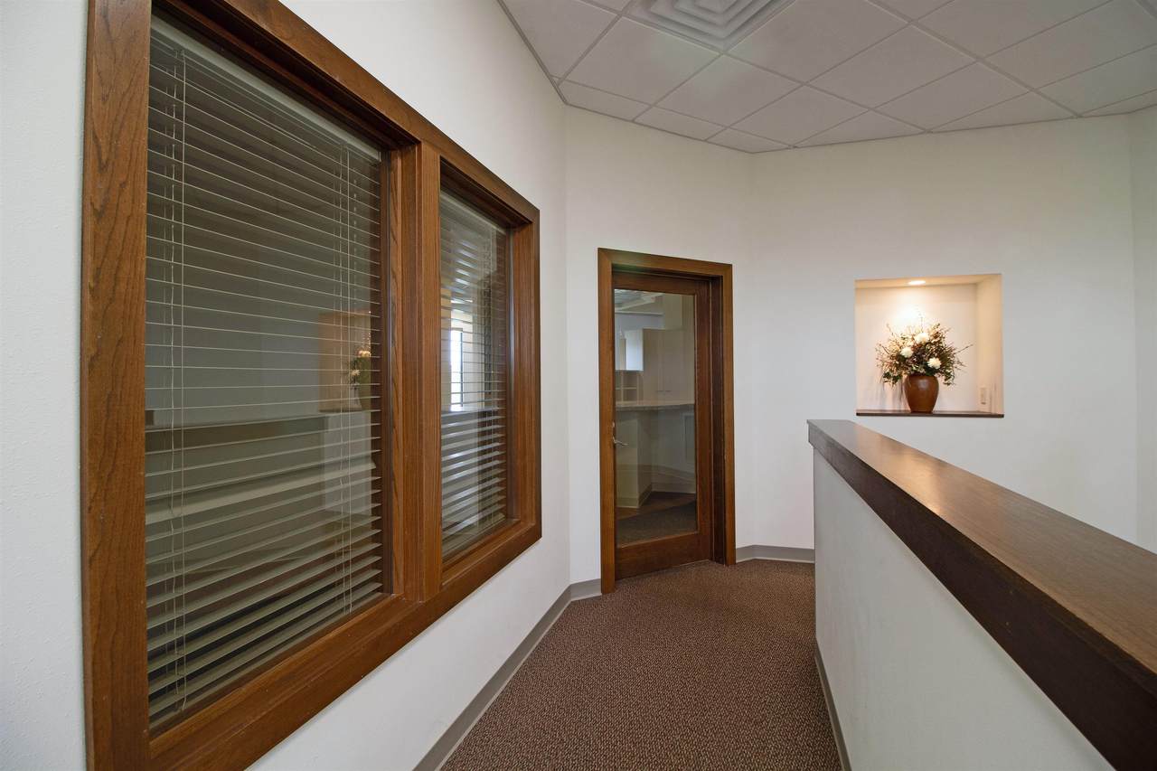 550 Sunrise Drive - Photo 1