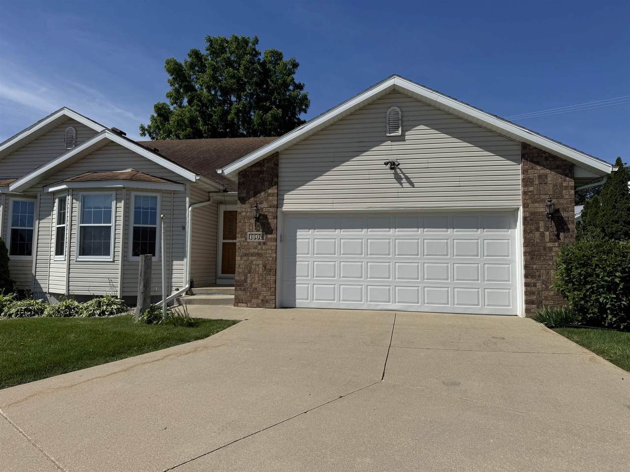 1002 2nd Street - Photo 1