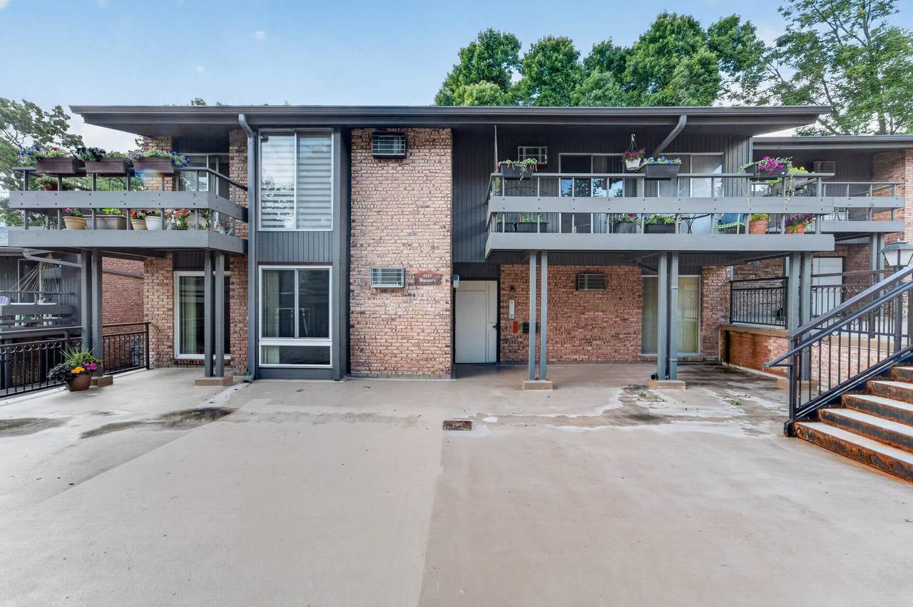 6245 Charing Cross Lane - Photo 1