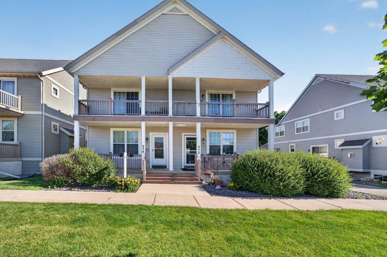 972 Stonehaven Drive - Photo 1
