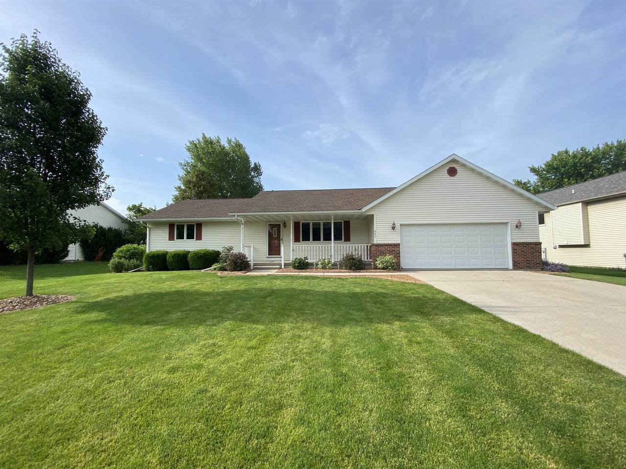 641 Meadow Lane - Photo 1
