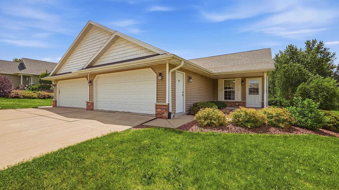 805 Heather Lane - Photo 1