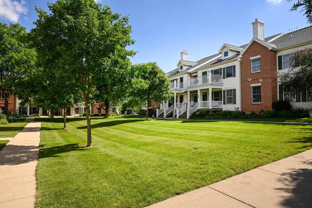 1530 Langley Lane - Photo 1