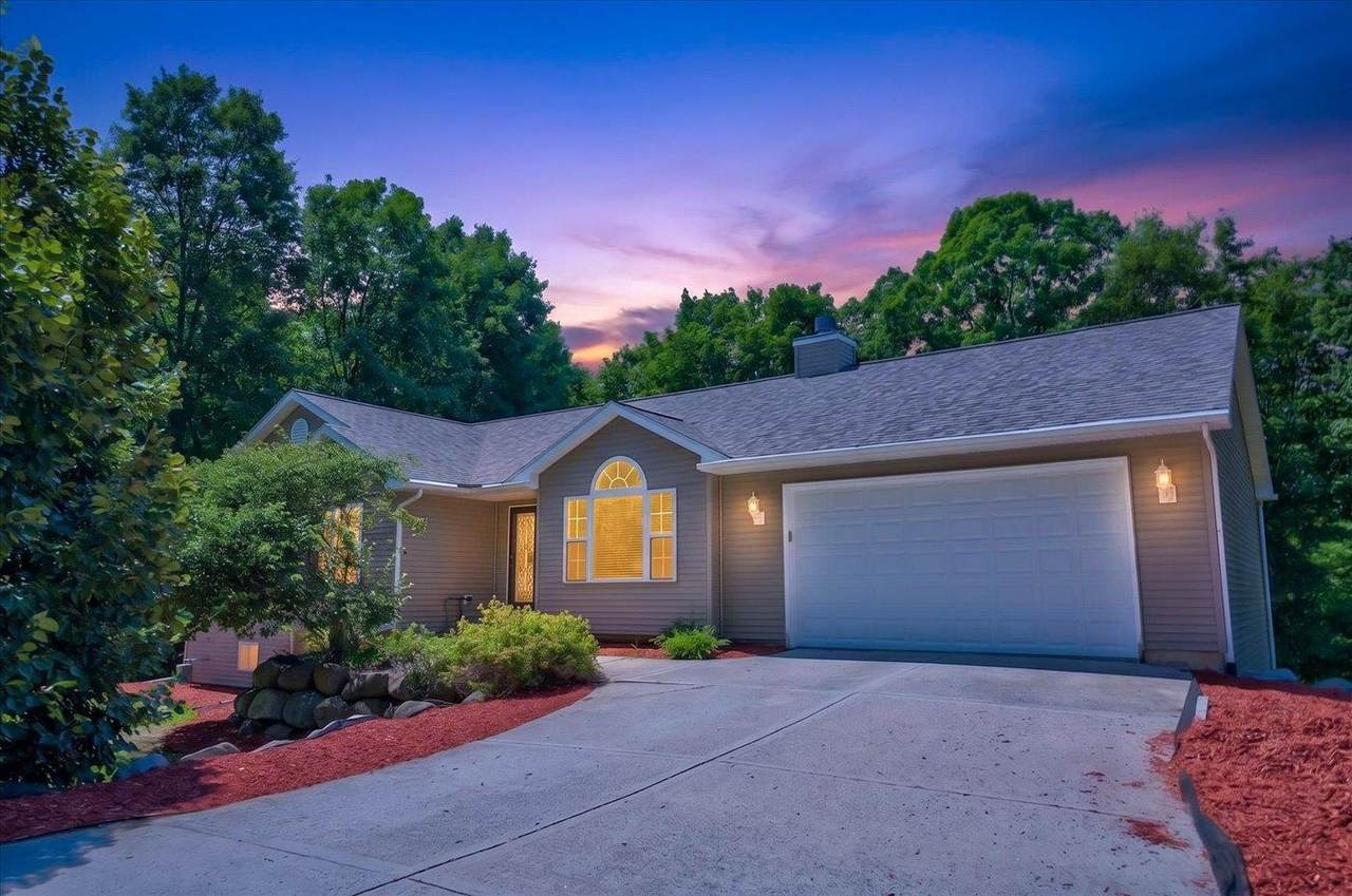 4729 Gaston Circle - Photo 1