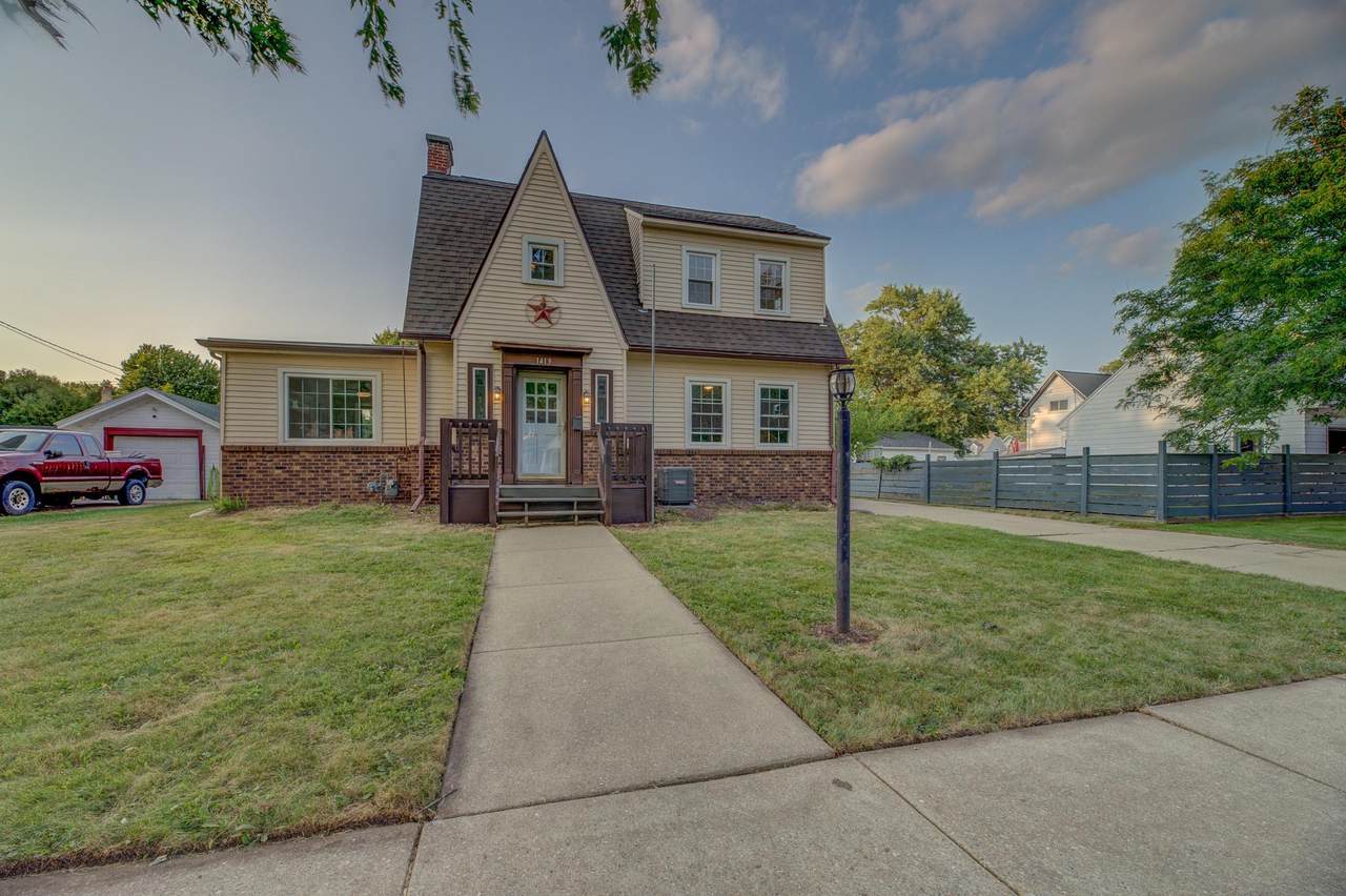 1419 St Lawrence Avenue - Photo 1