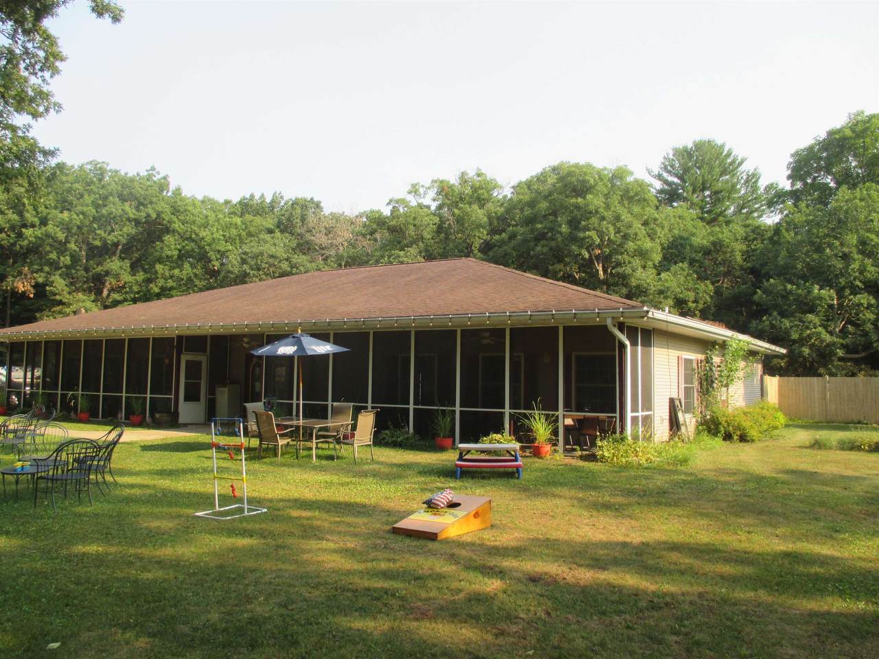 567 Underwood Avenue - Photo 1