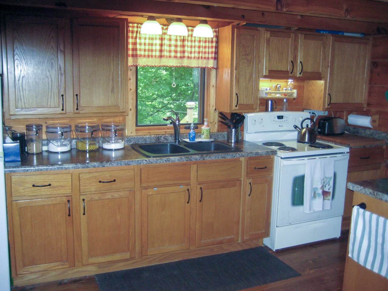 https://bt-photos.global.ssl.fastly.net/madison/1280_boomver_1_2028957-2.jpg
