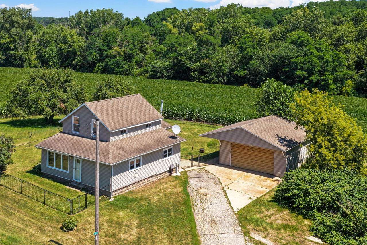 690 Highway 14 - Photo 1