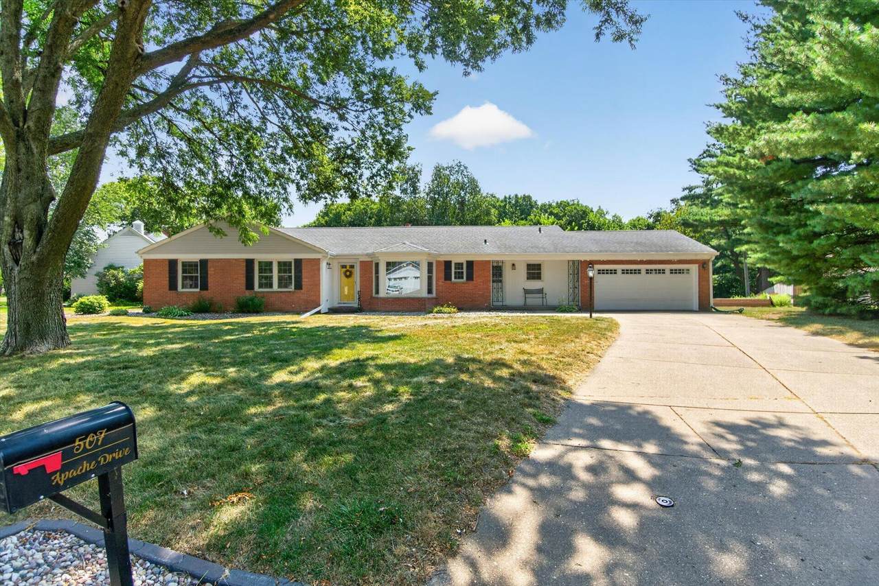 507 Apache Drive - Photo 1