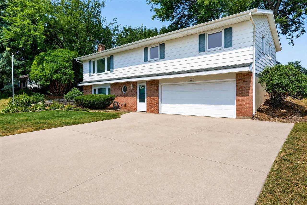 924 Buena Vista Drive - Photo 1