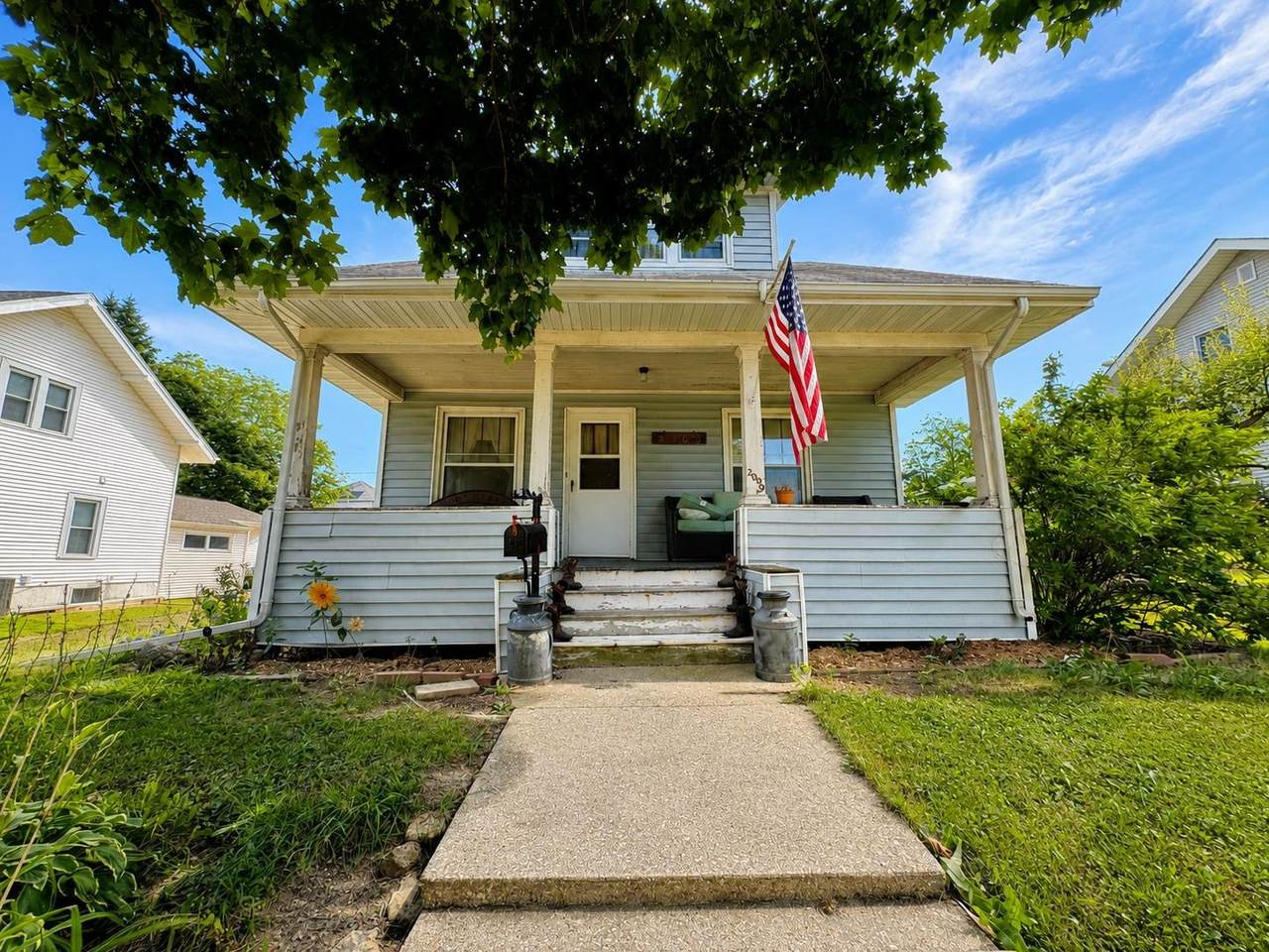 2009 16th Avenue - Photo 1