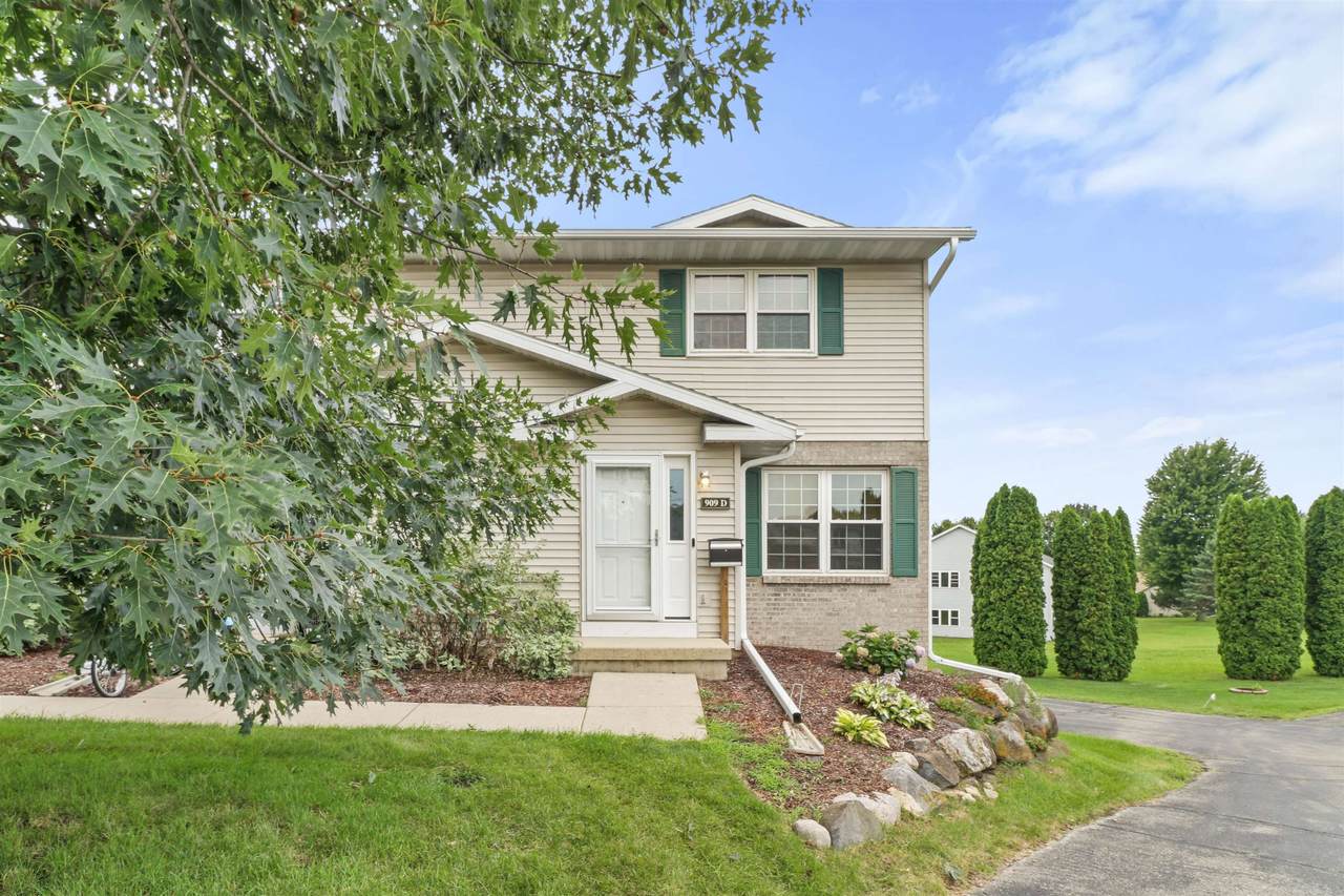 909 Clover Lane - Photo 1