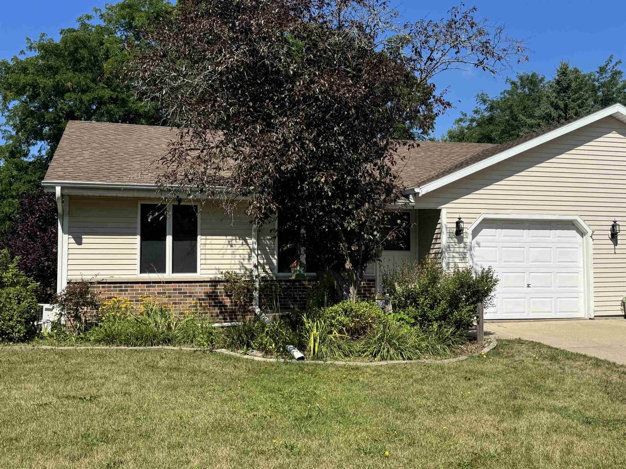 965 Wuthering Hills Drive - Photo 1
