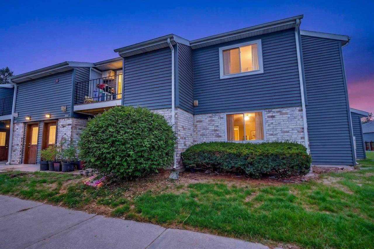 1403 Whispering Pines Way - Photo 1