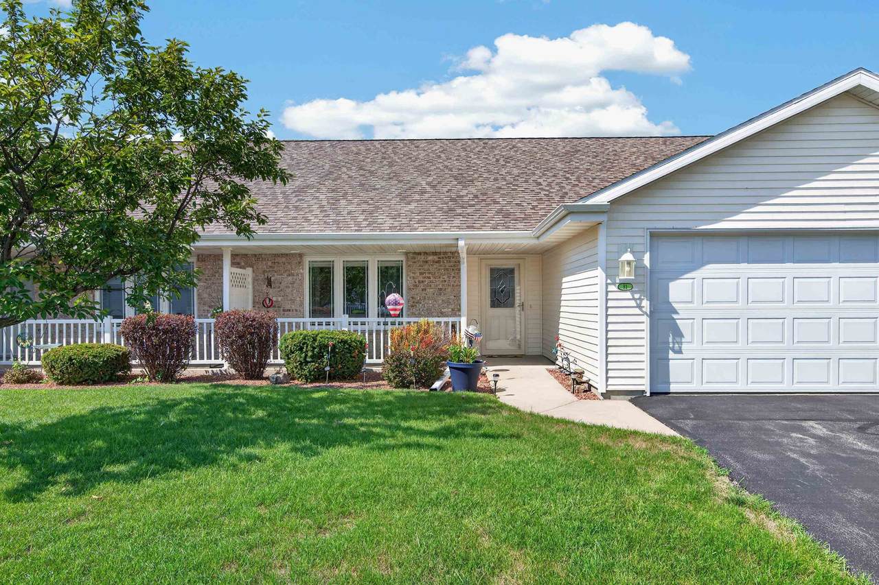93 Queens Way - Photo 1