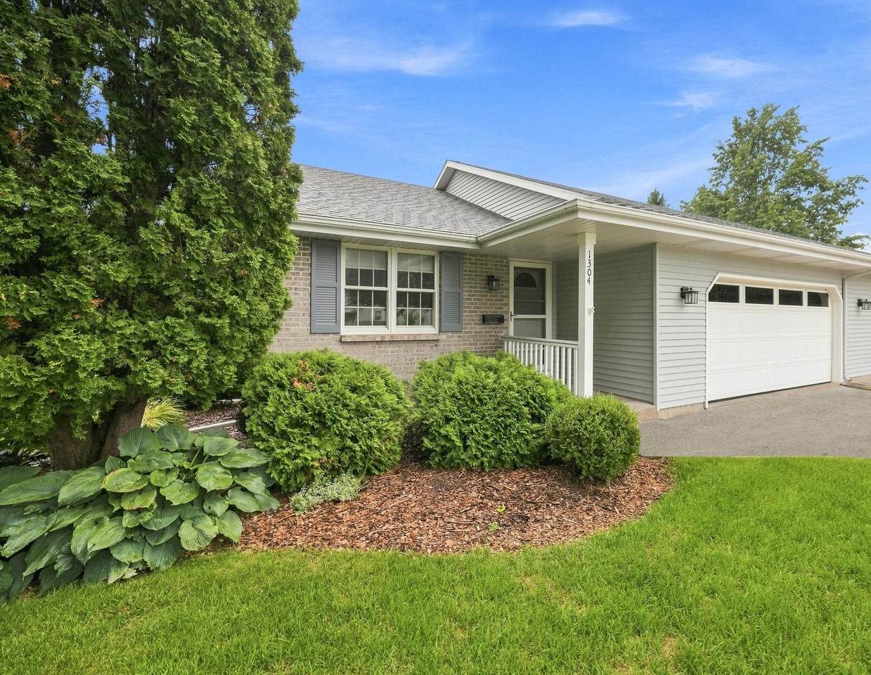1304 Nantucket Drive - Photo 1