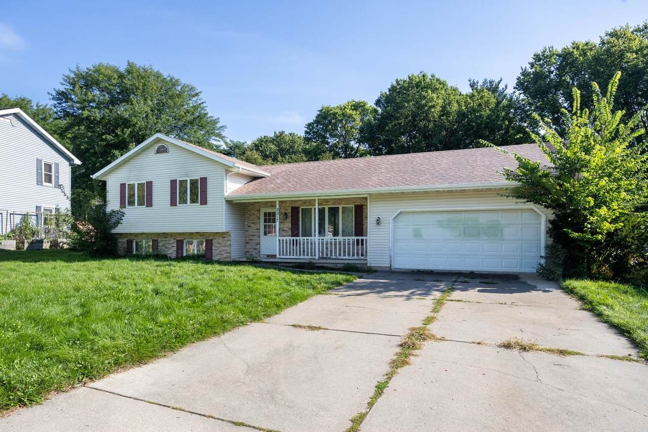 2517 Crest Line Drive - Photo 1