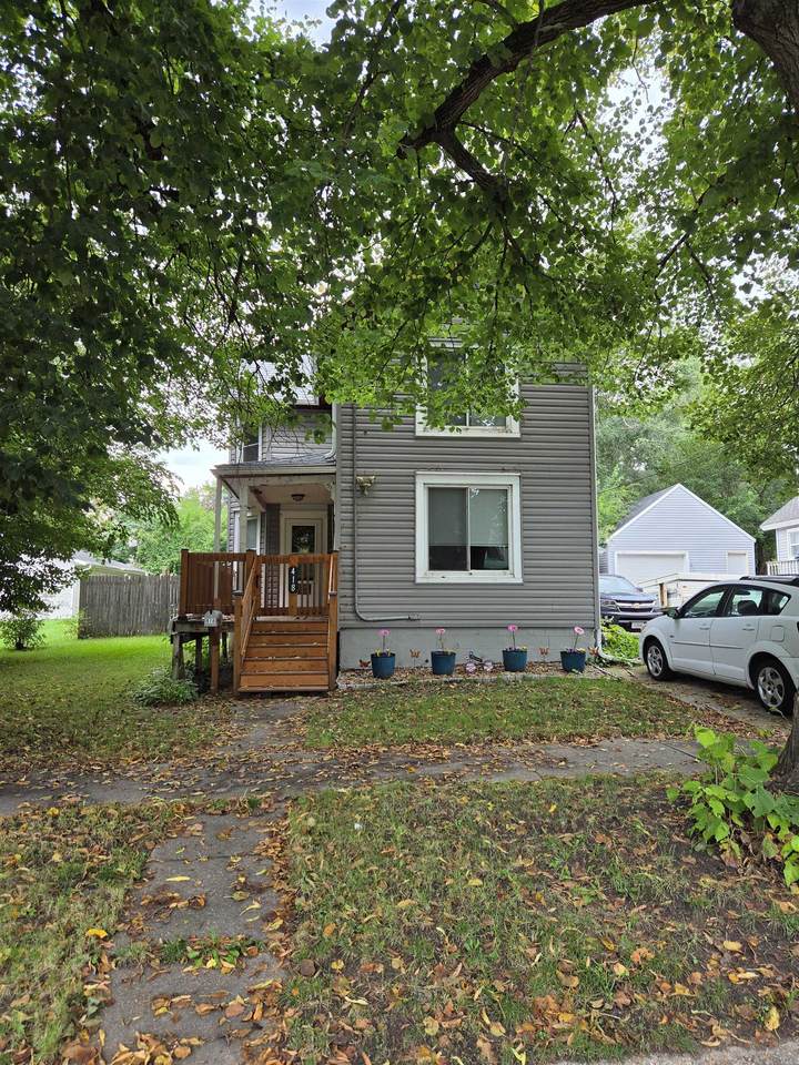 418 Academy Street - Photo 1