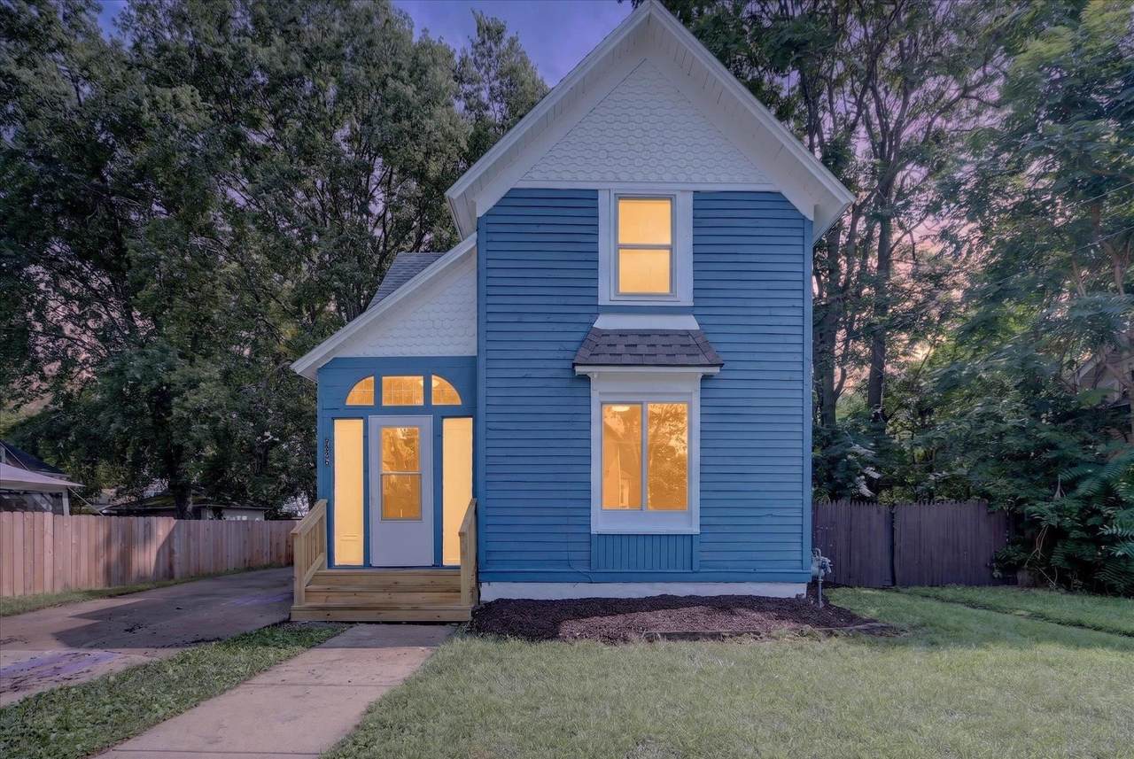 823 Oak Street - Photo 1