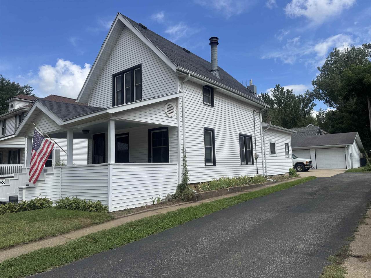 679 Central Avenue - Photo 1