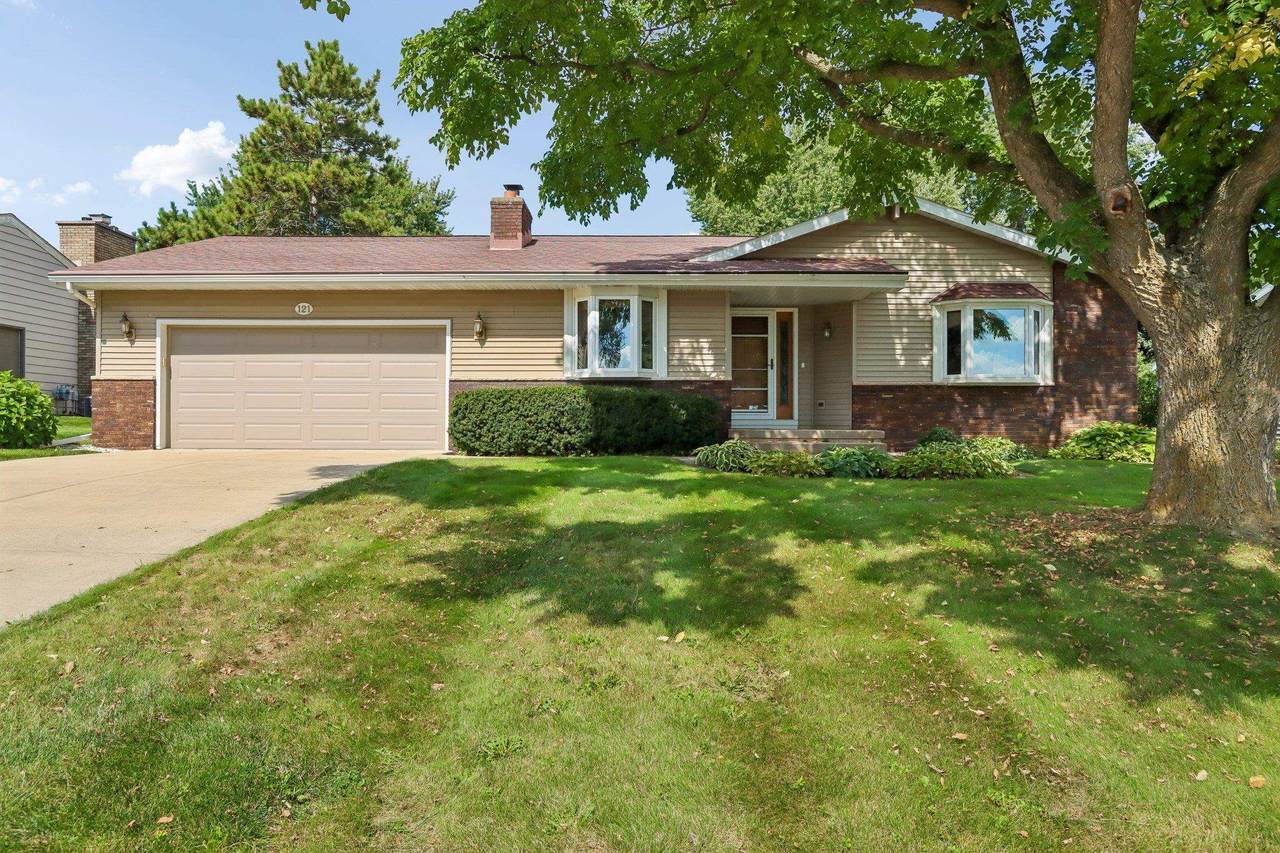 121 Winston Way - Photo 1
