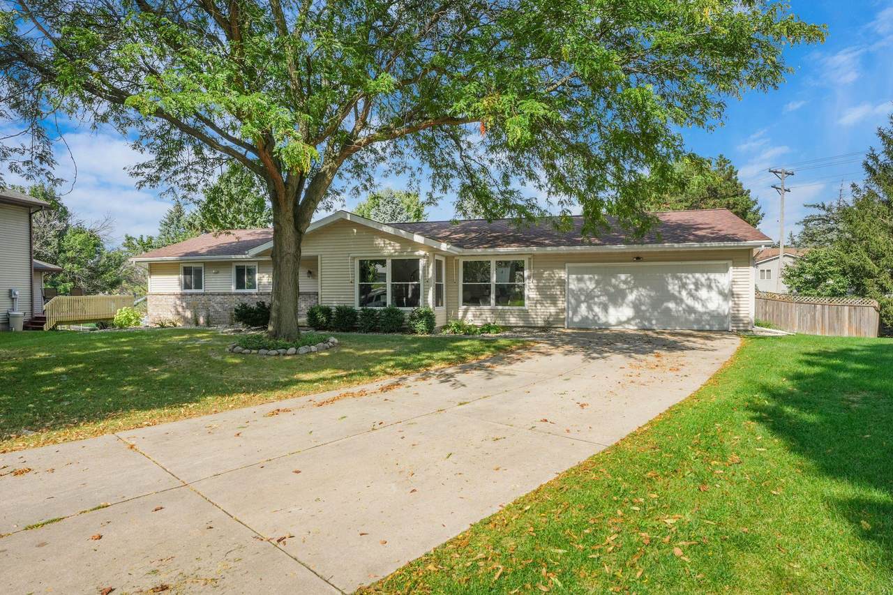 6 Lynbrook Circle - Photo 1