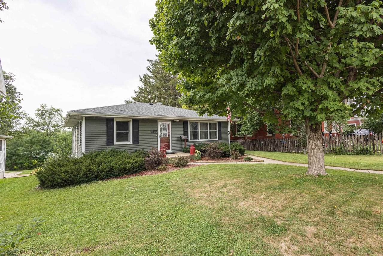 240 Ellen Street - Photo 1