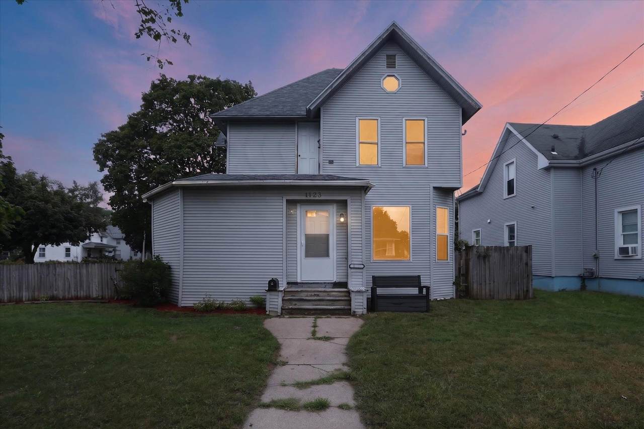 1123 Portland Avenue - Photo 1