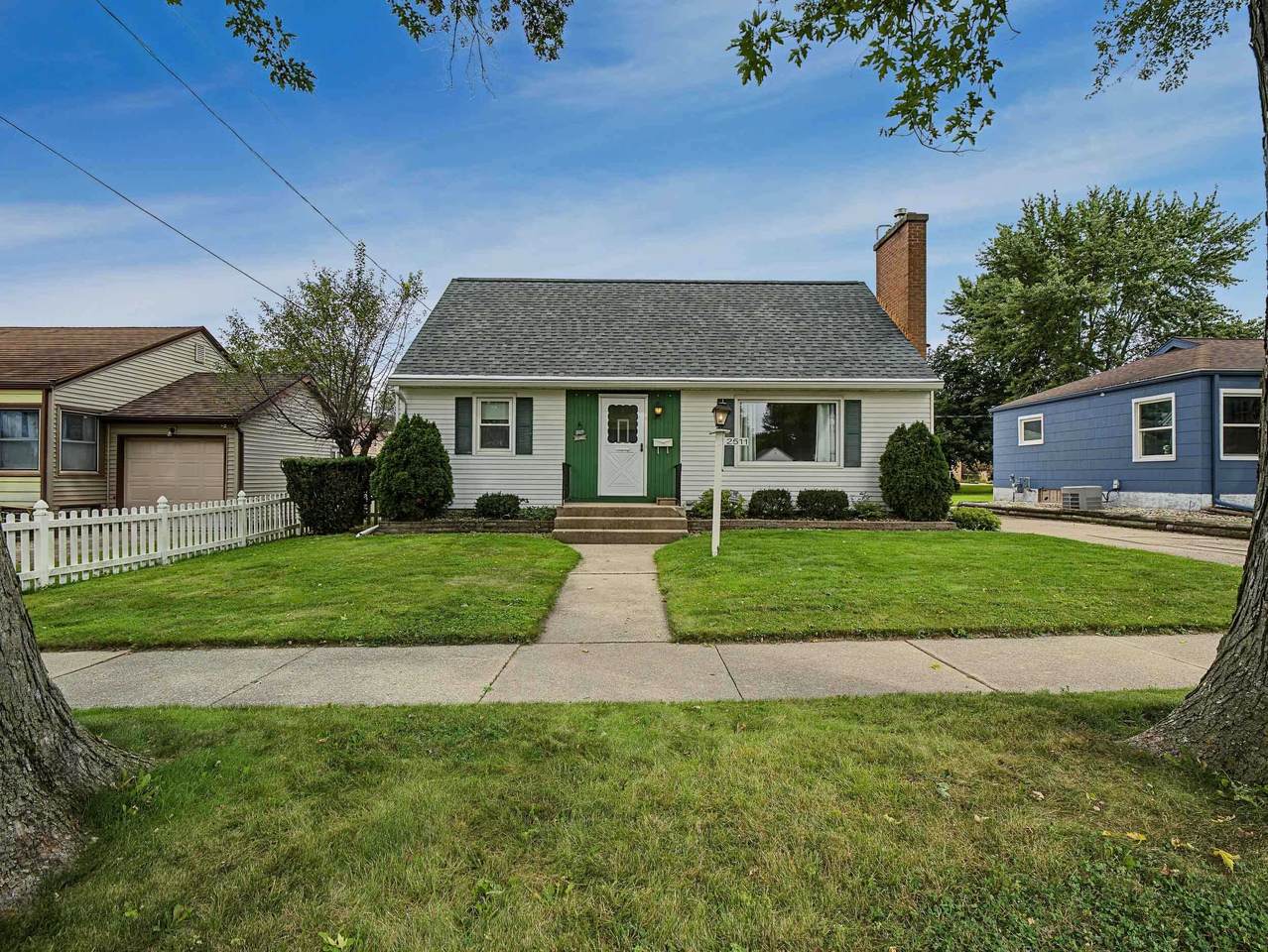 2511 8th Street - Photo 1