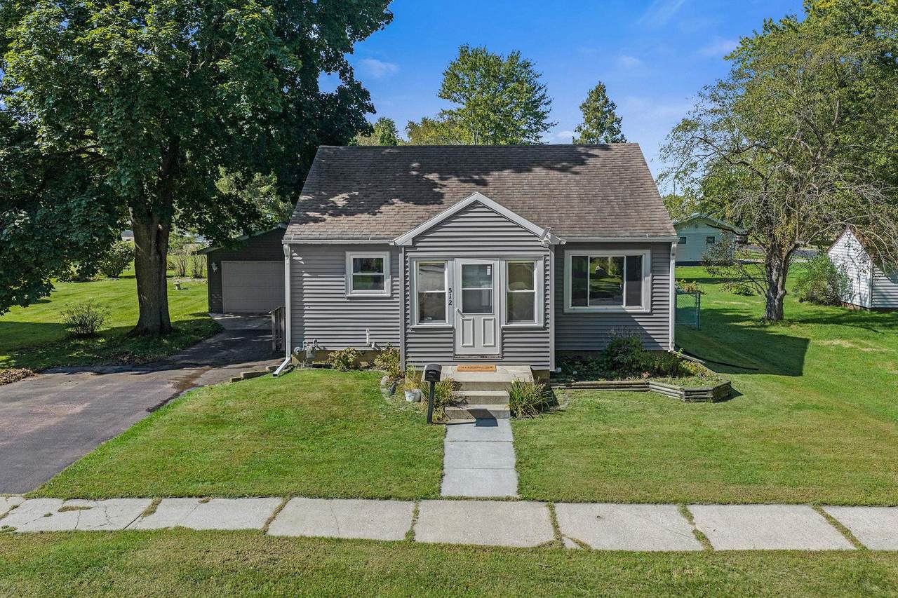 512 Ellinwood Avenue - Photo 1