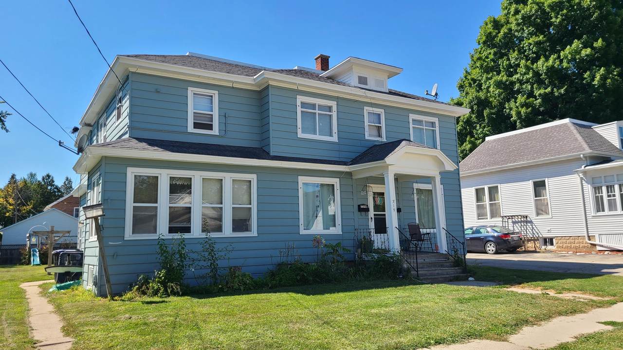 319 Grove St - Photo 1