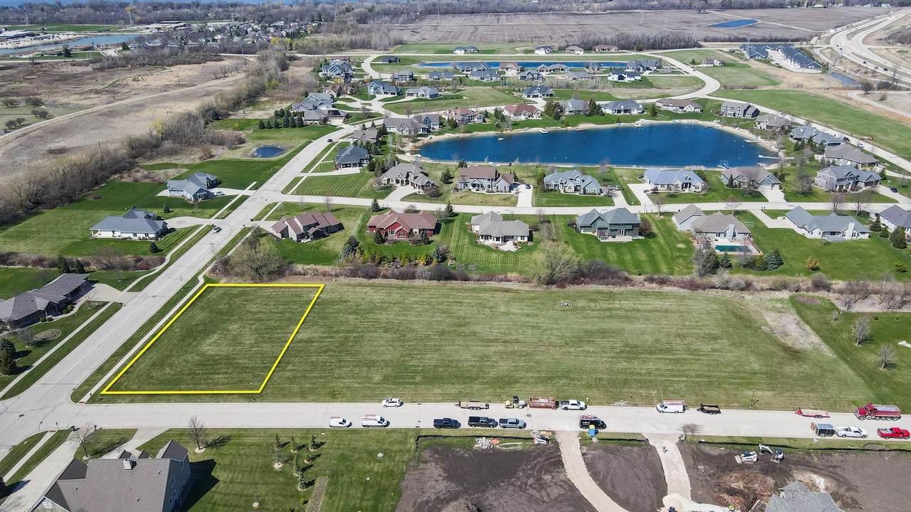 1067 Pine Lake Drive - Photo 1