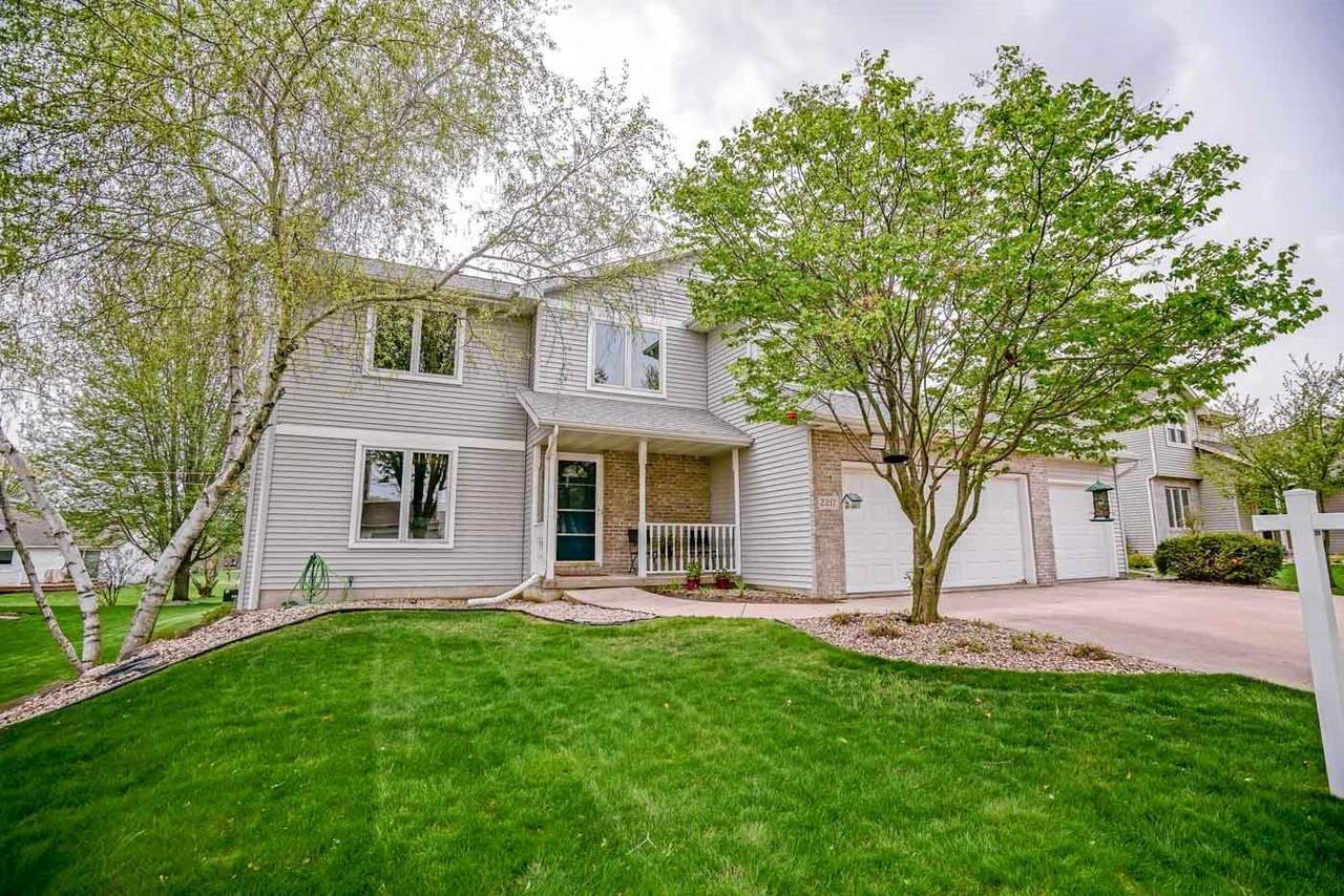 2217 Lake Woods Way - Photo 1