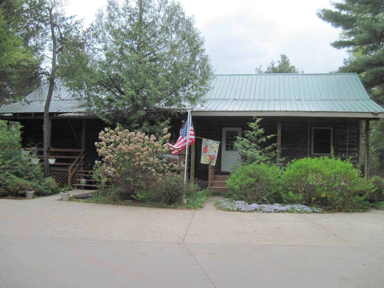 923 County Road C - Photo 1