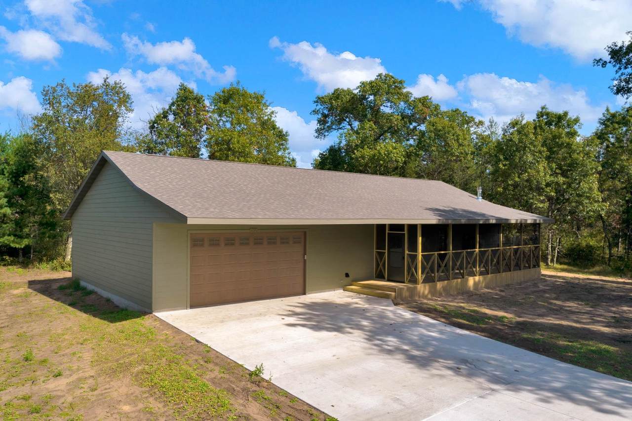 1310 Apache Cir - Photo 1