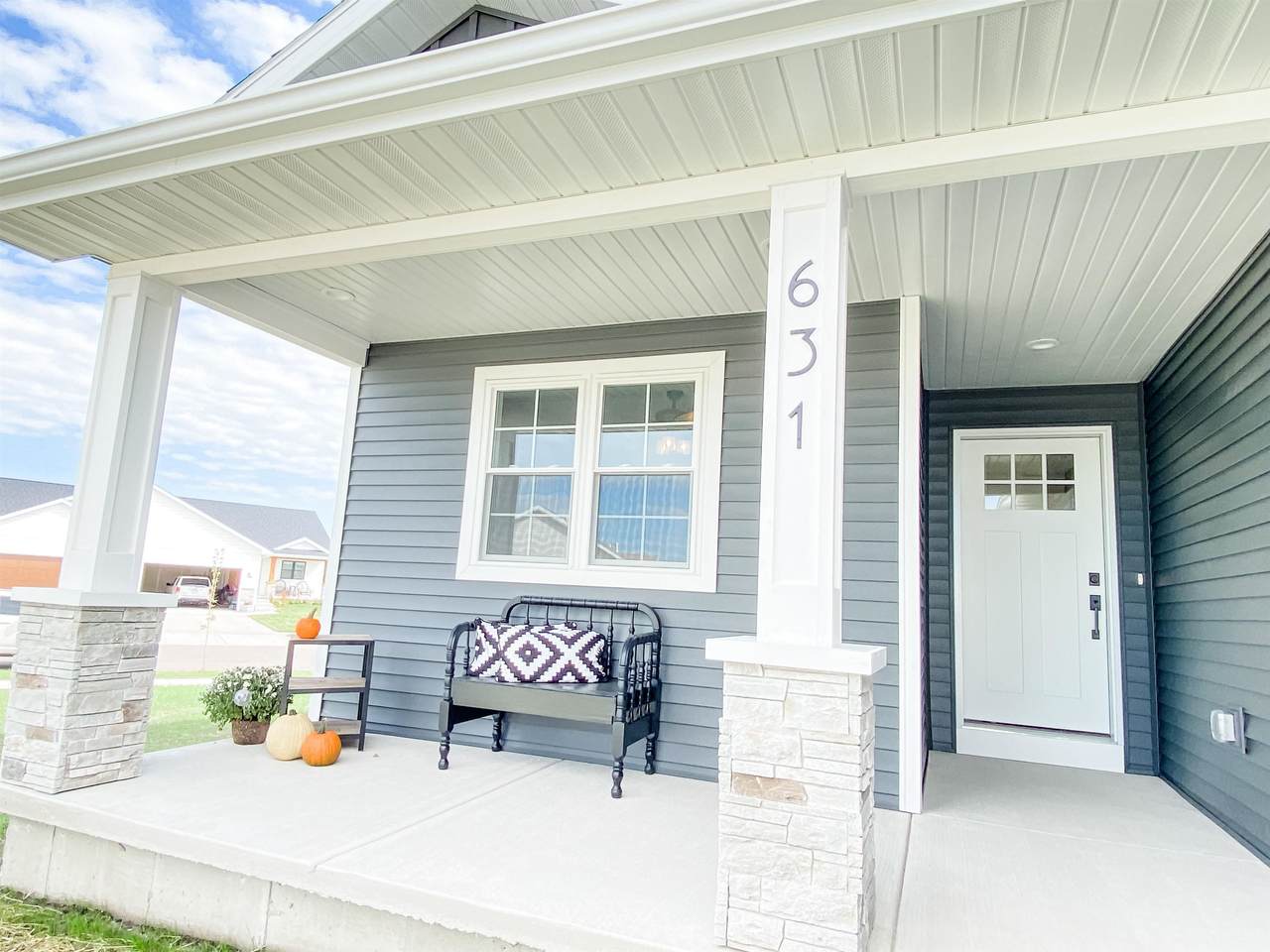 645 Locust Ln - Photo 1